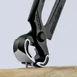 Knipex 180mm hohtimet lähikuvassa, terän kovuus ja leikkausreuna näkyvissä - Putkipihdit ja pulttisakset - 4003773021940 - 2