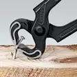 Knipex hohtimet käytössä naulan irroittamisessa - Putkipihdit ja pulttisakset - 4003773021940 - 3