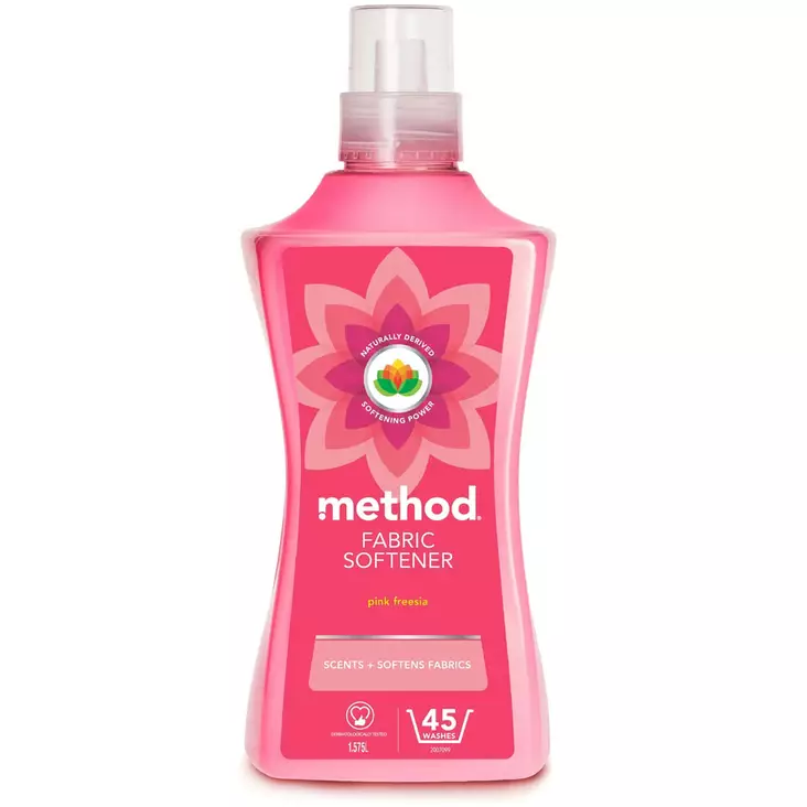 Method pink freesia huuhteluaine 1,575l pinkki design pullo edestä kuvattuna - Huuhteluaineet ja pyykkietikat - 0817939018170 - 1