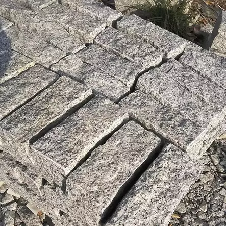 Graniitti porakivi puutarhaan - Nurmikon reunanauhat ja keinonurmet - 4646482100001 - 1
