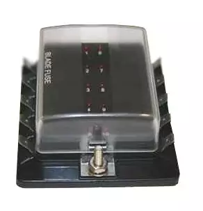 Sulakerasia 10 GM sulakkeelle 95x84 - Auton sulakkeet ja sulakerasiat - 6419943542371 - 2