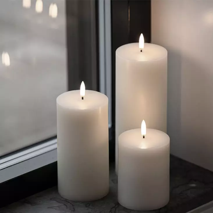 Kynttilät vahapinnalla led valoilla kolme kokoa - Led-kynttilät - 8721037175531 - 1