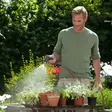 Gardena kastelupistooli käytössä - Paineruiskupullot ja reppuruiskut - 4078500024242 - 2
