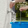 Gardena hanaliitin asennettuna ulkovesihanaan - Vesiletkuliittimet - 4078500056472 - 2