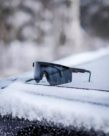 Aurinkolasit AMOQ Comet Musta/Bronze - Smoke - Aurinkolasit - 6438235209273 - 2