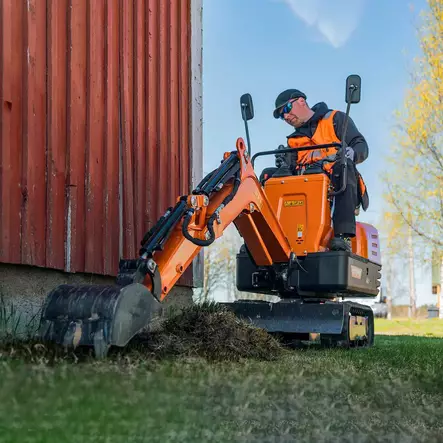 Kaivinkone salaojien tekemiseen kotiin - Minikaivurit ja maanmuokkauskoneet - 6438471353013 - 2