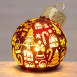 Lasinen joulupallo lahjat winteria 12 cm - Pöytävalokoristeet - 6410416504353 - 2
