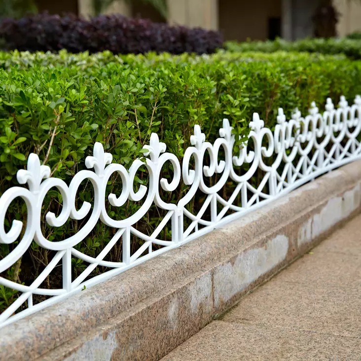 valkoinen rajausaita kukkapenkkiin valkoinen - Terassin sisustus ja muut pihakoristeet - 6410416032184 - 1