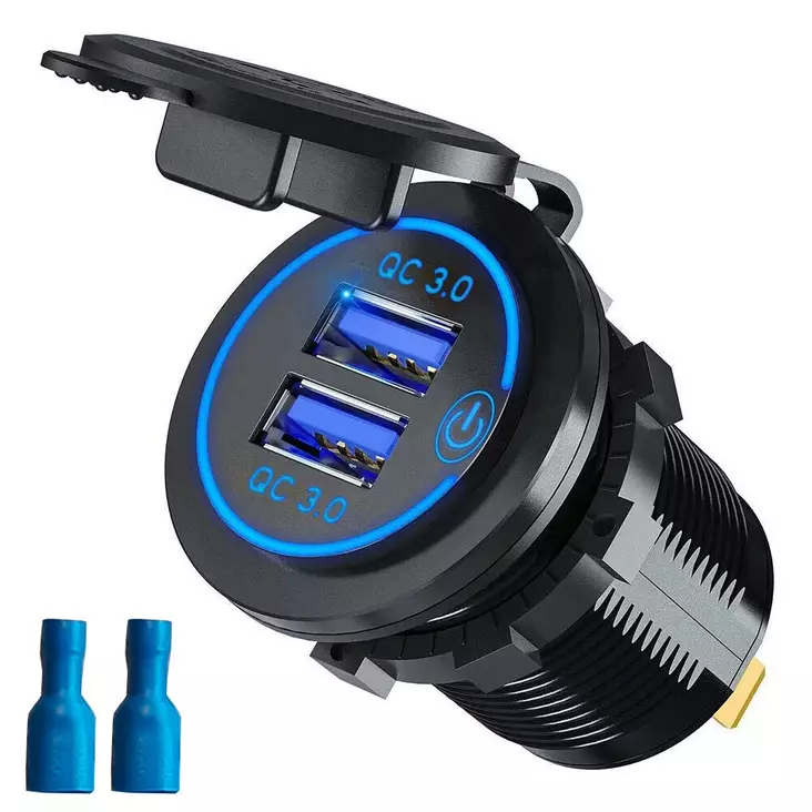 USB pistorasia 3,0A - Tupakansytytyspistokkeet ja laturit - 6438471010084 - 2