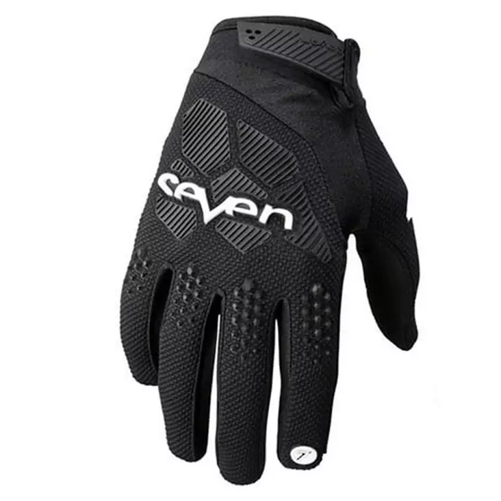 Seven ajohanska musta - Ajohanskat - 6438471307085 - 1