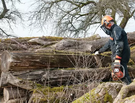 Metsurimitta käytössä - Metsurin suojavaatteet ja käsineet - 5400182621836 - 3