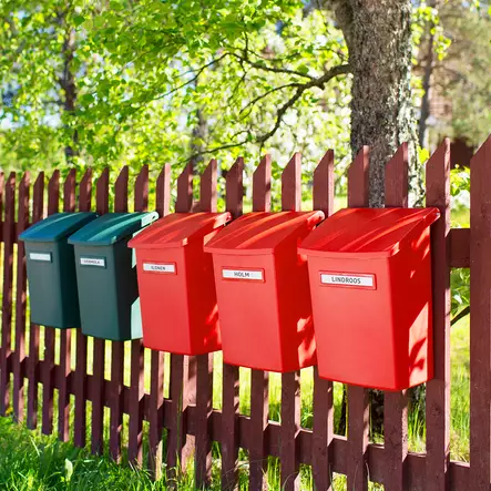 orthex postilaatikko punainen käyttökuva - Postilaatikot - 6411760555206 - 2