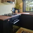 Musta liesituuletin asuntoautoon, asuntovaunuun - Poistoilmapuhaltimet ja ilmanvaihto - 7028640059816 - 3