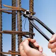 Knipex hohtimet käytössä betoniraudoituksessa sidelangan kiertämisessä - Putkipihdit ja pulttisakset - 4003773039358 - 2