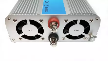 Invertteri 3000W 12V-230V C-Power - Auton invertterit - 6438255290329 - 2