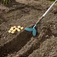 Gardena multausaura käytössä penkissä - Haravat, kuokat ja rikkaruohon poisto - 4078500311809 - 2